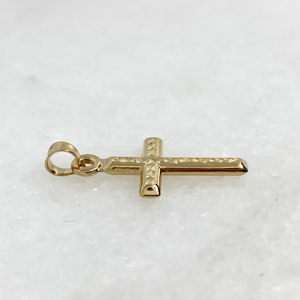 14K Gold 1" Diamond Cut Cross Pendant .45g - Picture 2 of 6